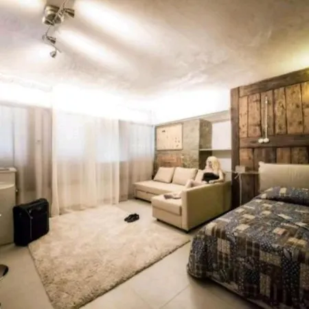 Monolocale Con Garage Casa de hóspedes Aosta